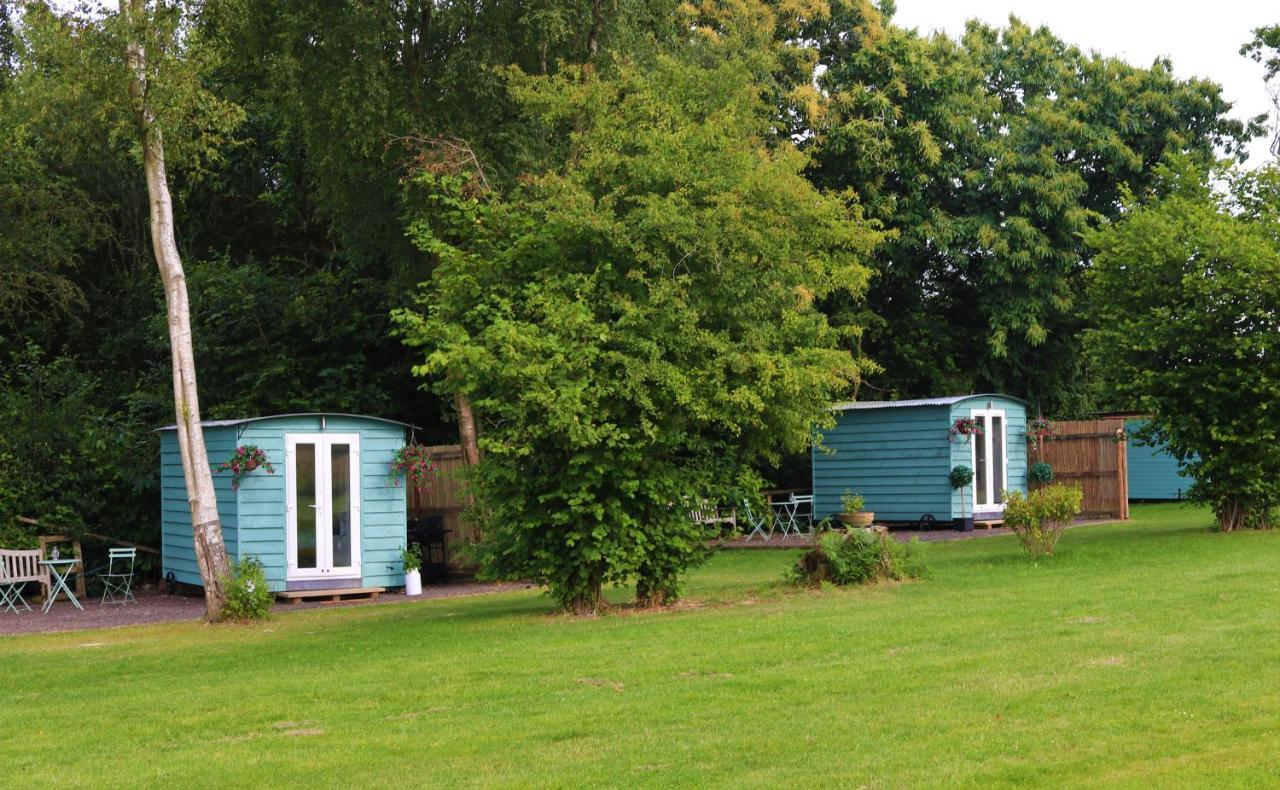 Hopgarden Glamping Luxury Shepherds Huts Wadhurst Exterior photo
